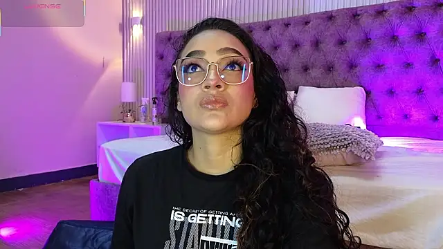 EMILYY FOXY online show from 03/09/26, 07:18