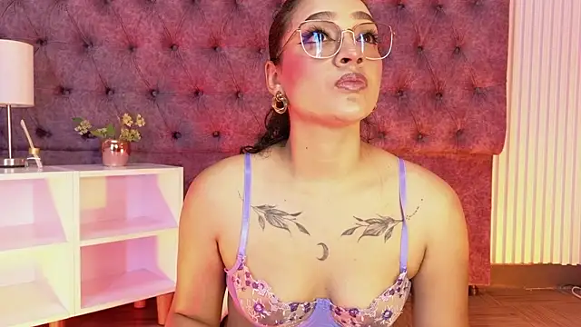 EMILYY FOXY online show from 03/26/26, 06:57