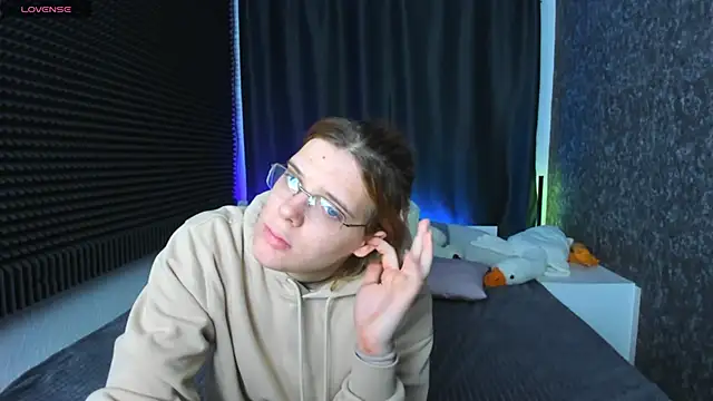 KIKI Krash online show from 01/30/25, 10:08