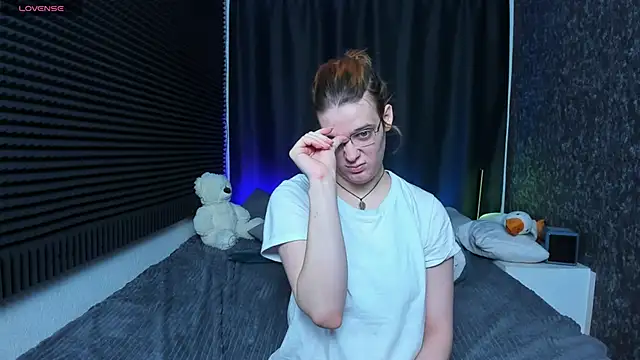 KIKI Krash online show from 02/20/25, 01:30