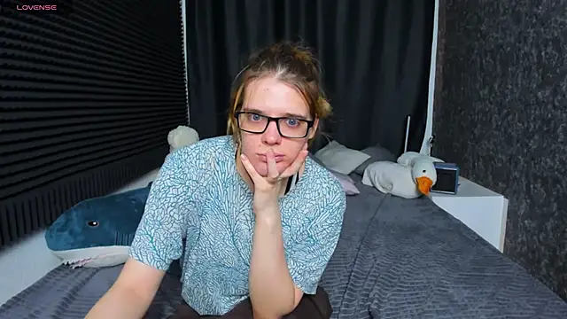 KIKI Krash online show from 03/21/25, 10:17