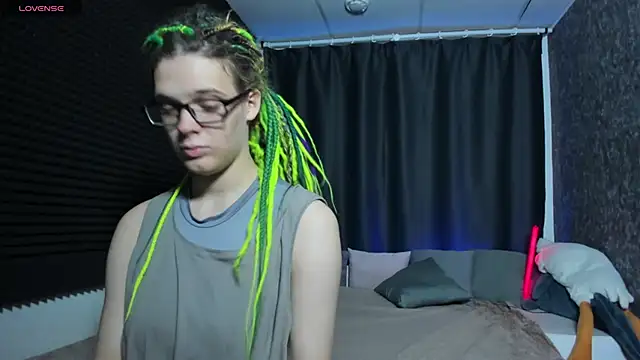 KIKI Krash online show from 09/27/25, 09:47