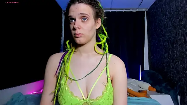 KIKI Krash online show from 11/13/25, 10:03