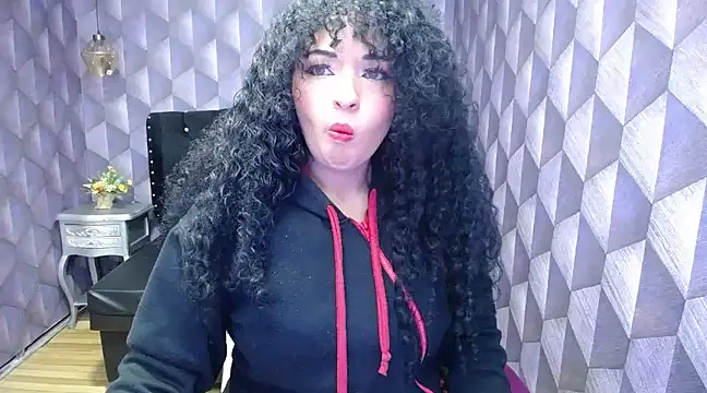 Sofiacowperx online show from 02/08/25, 11:22