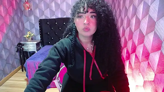 Sofiacowperx online show from 02/12/25, 12:55