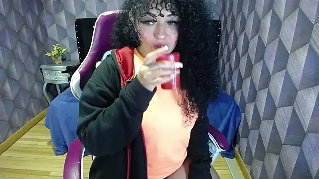 Sofiacowperx online show from 02/13/25, 12:54