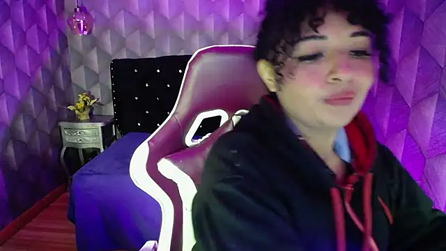 Sofiacowperx online show from 02/19/25, 07:48