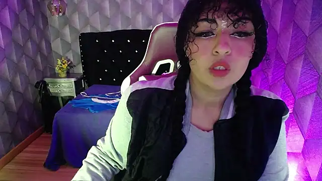 Sofiacowperx online show from 02/21/25, 01:11