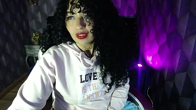 Sofiacowperx online show from 02/24/25, 10:48