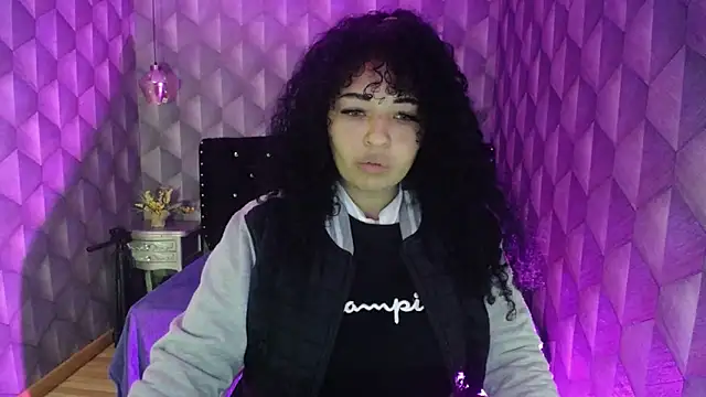 Sofiacowperx online show from 02/28/25, 01:14