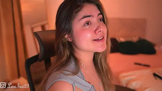 Lau Bee online show from 03/21/26, 04:21