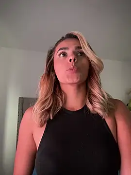 ZoeJohnsoon online show from 03/05/26, 06:59