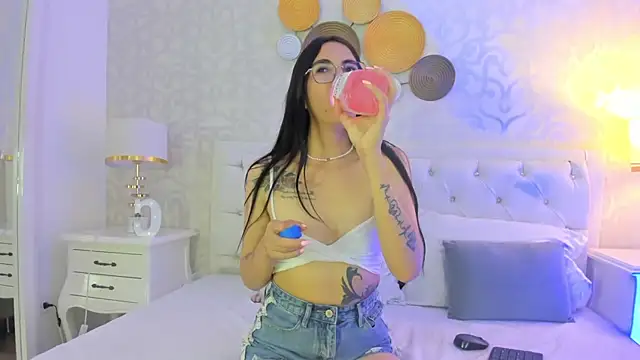 Clarisse28 online show from 01/08/25, 07:34