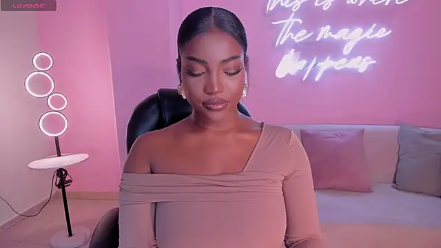 SavannahStorm online show from 04/19/26, 12:04