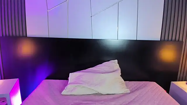 liz goth online show from 12/18/24, 12:40