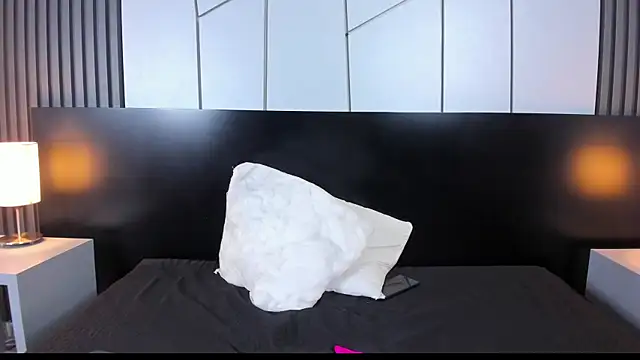 liz goth online show from 02/14/25, 04:09