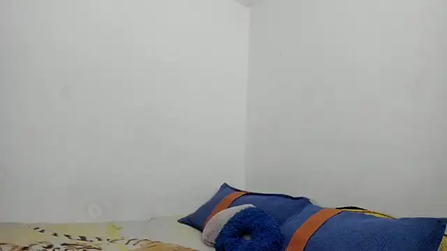 Nathaly love96 online show from 12/04/24, 07:56