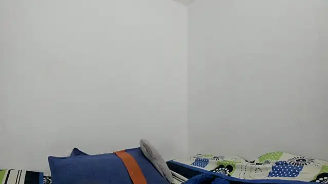 Nathaly love96 online show from 12/17/24, 02:12