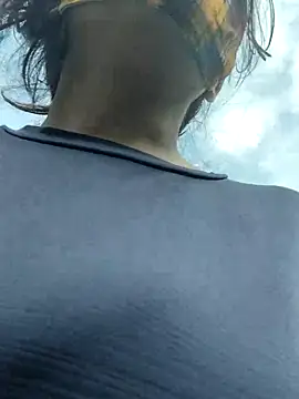 illay love online show from 10/06/25, 03:37