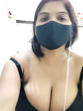 illay love online show from 10/31/25, 07:15