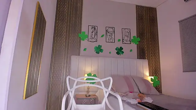 zoe sky  online show from 03/16/26, 11:36