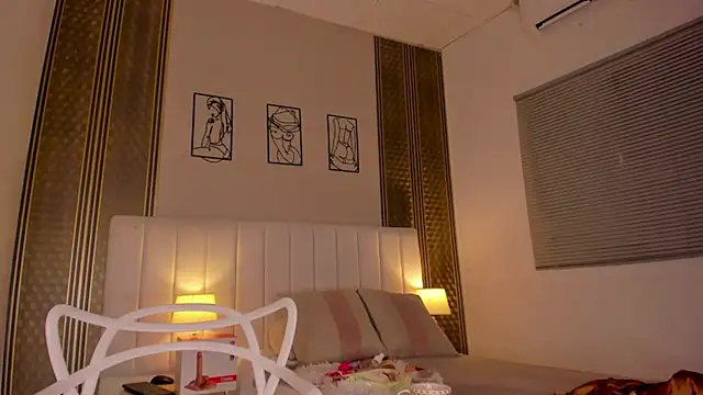 zoe sky  online show from 04/06/26, 11:33