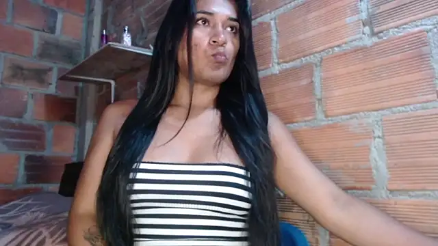 Snapshot of _karolxxx_ chatting on 01/28/25, 01:49 karolxxx online show from 01/28/25, 01:49