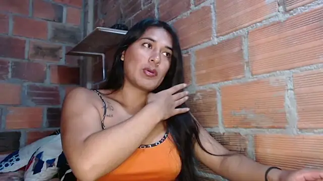 Snapshot of _karolxxx_ chatting on 02/12/25, 02:32 karolxxx online show from 02/12/25, 02:32