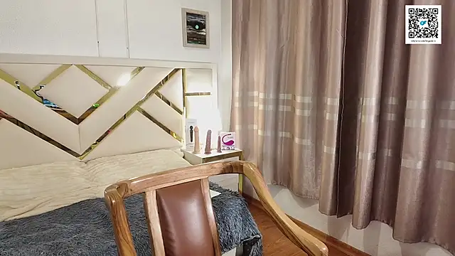 carolineamber  online show from 09/25/25, 02:15