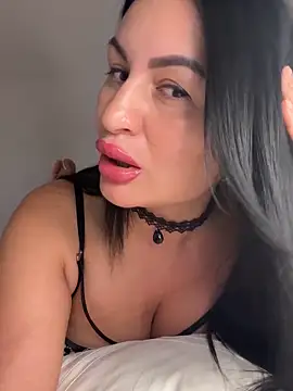 Snapshot of Helena7077 chatting on 10/04/25, 09:13 Helena7077 online show from 10/04/25, 09:13