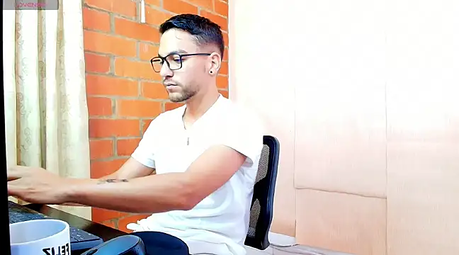 Leandro valenzuela online show from 03/11/25, 02:40