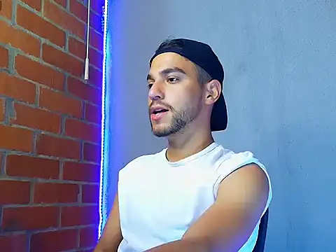 Leandro valenzuela online show from 10/23/25, 02:11