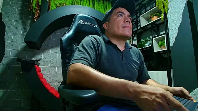 Jhonatan Morales S online show from 01/12/25, 01:32