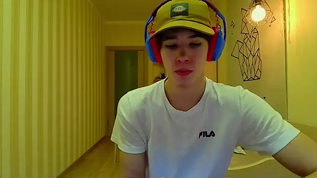 Snapshot of gayGamogey chatting on 12/06/24, 12:27 gayGamogey online show from 12/06/24, 12:27