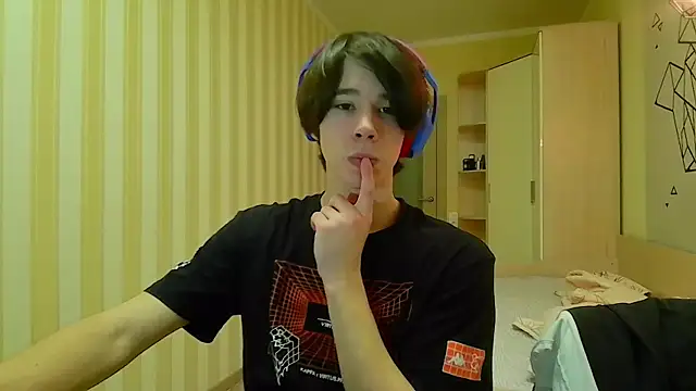 Snapshot of gayGamogey chatting on 03/19/25, 07:06 gayGamogey online show from 03/19/25, 07:06