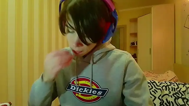 Snapshot of gayGamogey chatting on 03/22/25, 07:42 gayGamogey online show from 03/22/25, 07:42