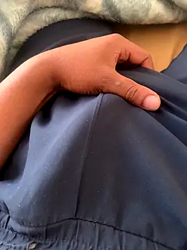 078-Piper online show from 10/21/25, 06:03