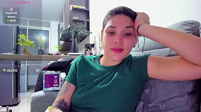 Charlee pink online show from 02/16/25, 08:43