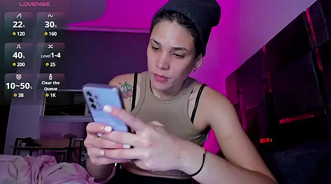 Charlee pink online show from 02/18/25, 12:59