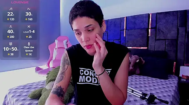 Charlee pink online show from 03/10/25, 06:56