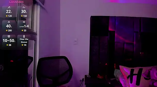 Charlee pink online show from 03/21/25, 04:17