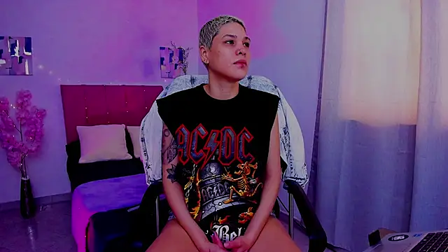 Charlee pink online show from 10/02/25, 06:15