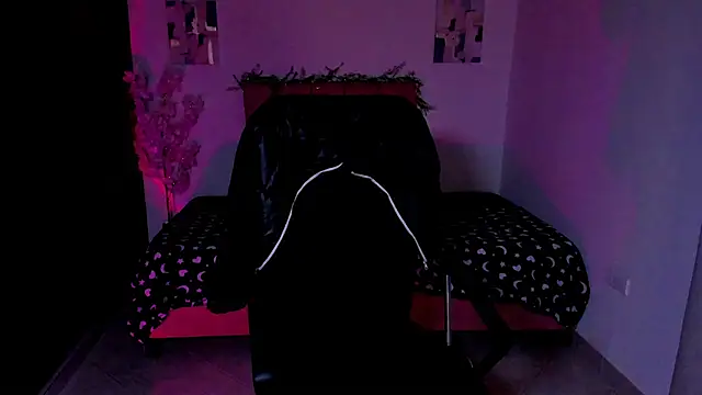 Charlee pink online show from 10/08/25, 12:47