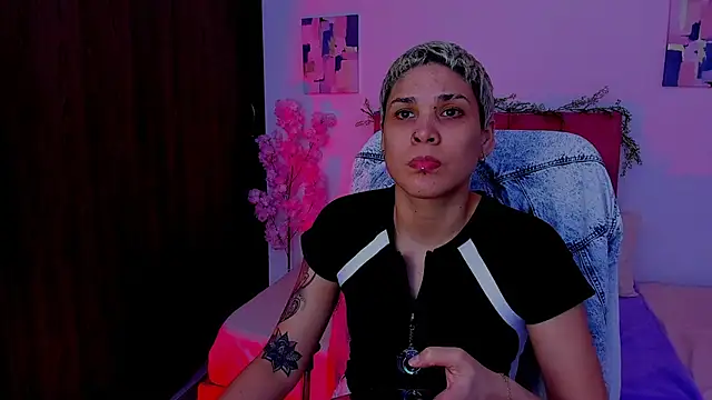 Charlee pink online show from 10/18/25, 11:05