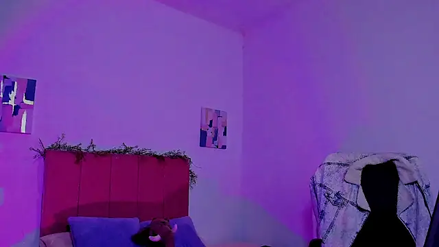 Charlee pink online show from 10/26/25, 02:06