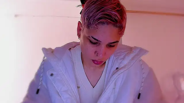 Charlee pink online show from 12/20/25, 04:03