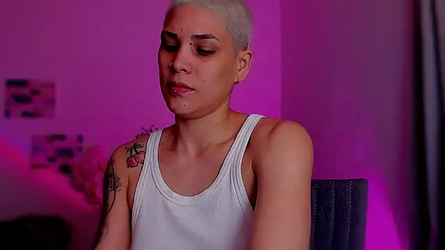 Charlee pink online show from 03/02/26, 05:08