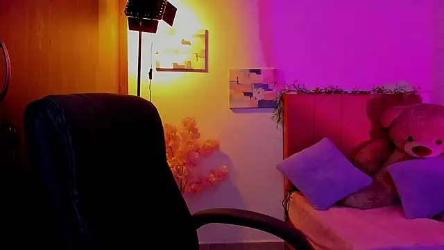 Charlee pink online show from 03/27/26, 09:58