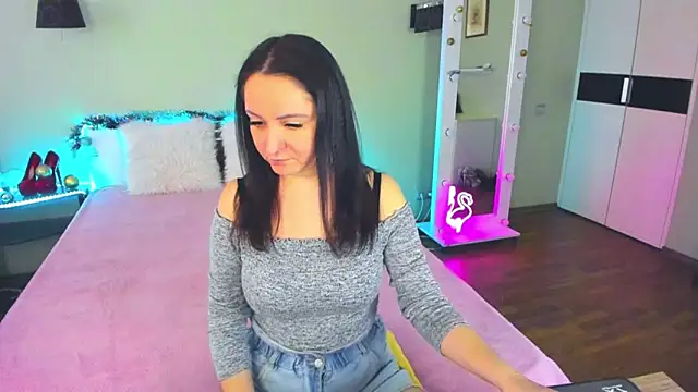 AngellLika online show from 12/18/24, 07:26