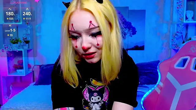 Snapshot of ElswythCovil chatting on 12/13/24, 04:11 ElswythCovil online show from 12/13/24, 04:11